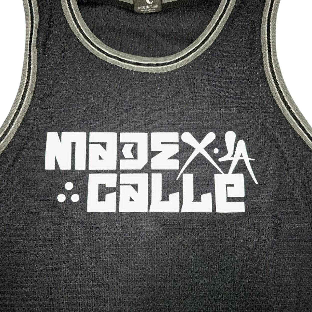 PLAYERA YONER TIPO BASQUET NEGRA MXL