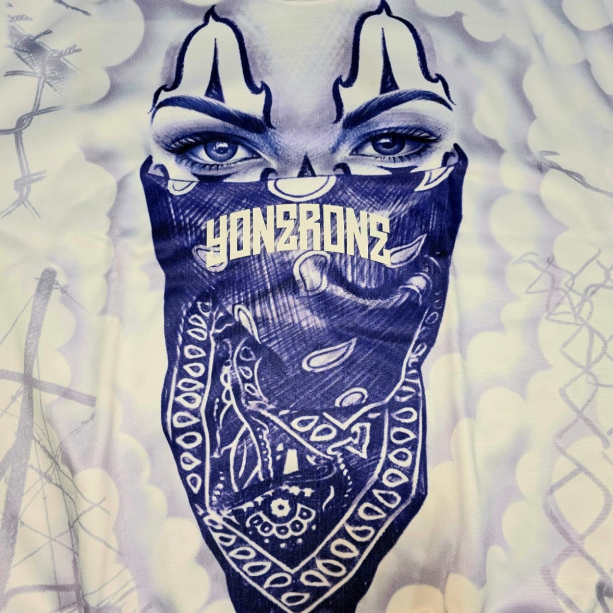 SUDADERA CUELLO REDONDO YONER ONE BLANCA C/AZUL CHICANA MXL