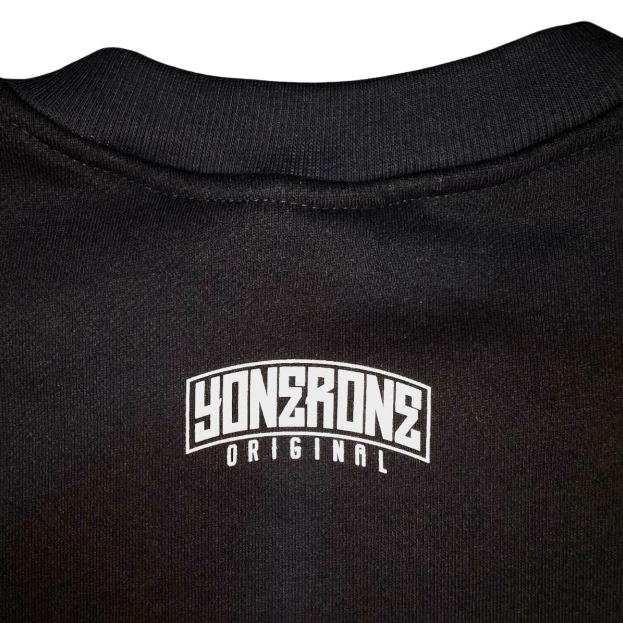 SUDADERA CUELLO REDONDO YONER NEGRA AGUILA CN/BRILLOS