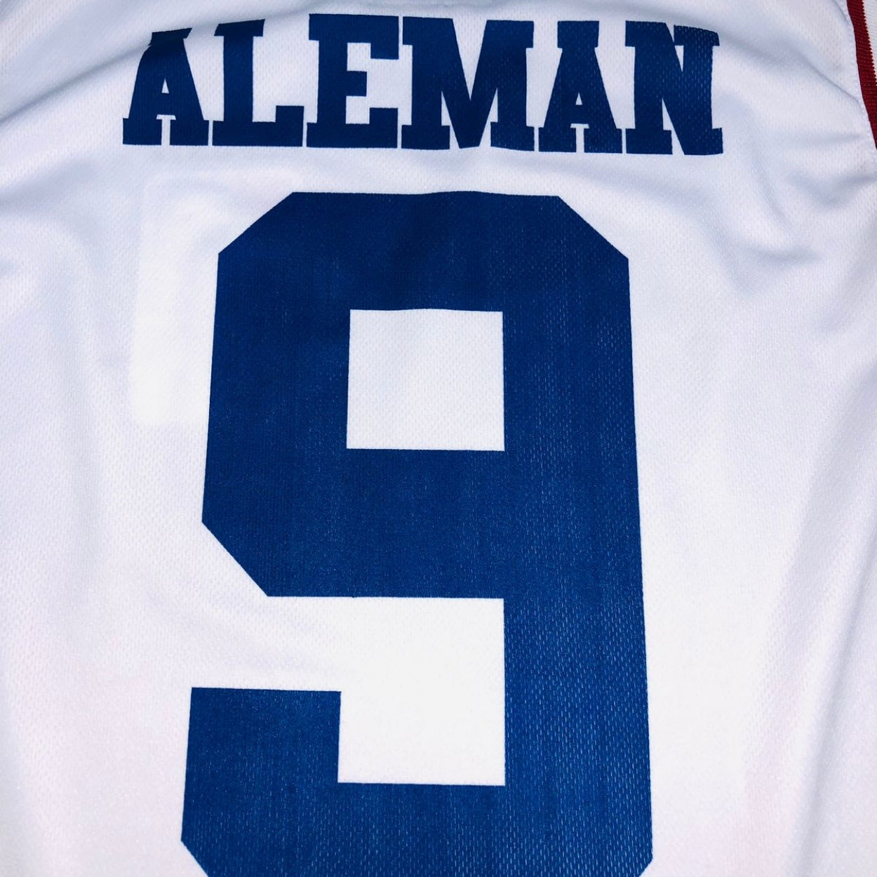 PLAYERA ALEMAN TIPO BASQUET