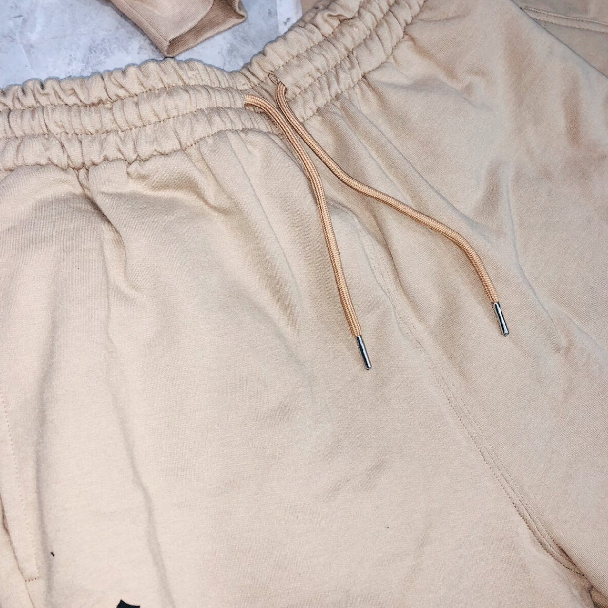 CONJUNTO BEIGE ALEMAN