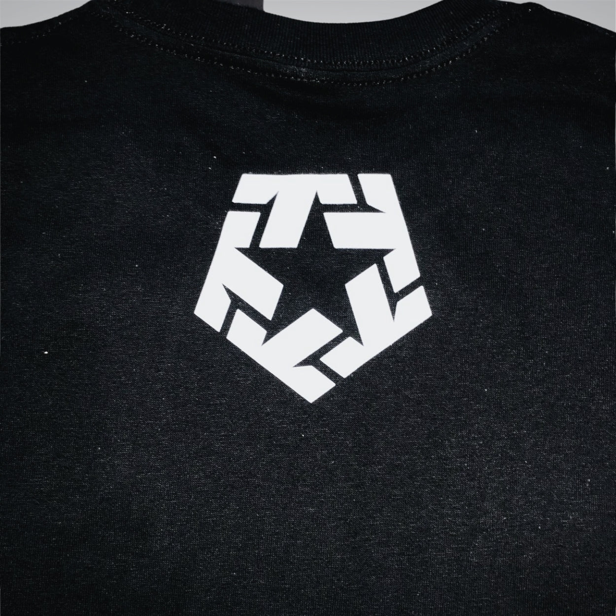 PLAYERA TRIBAL NEGRA STREET WEAR