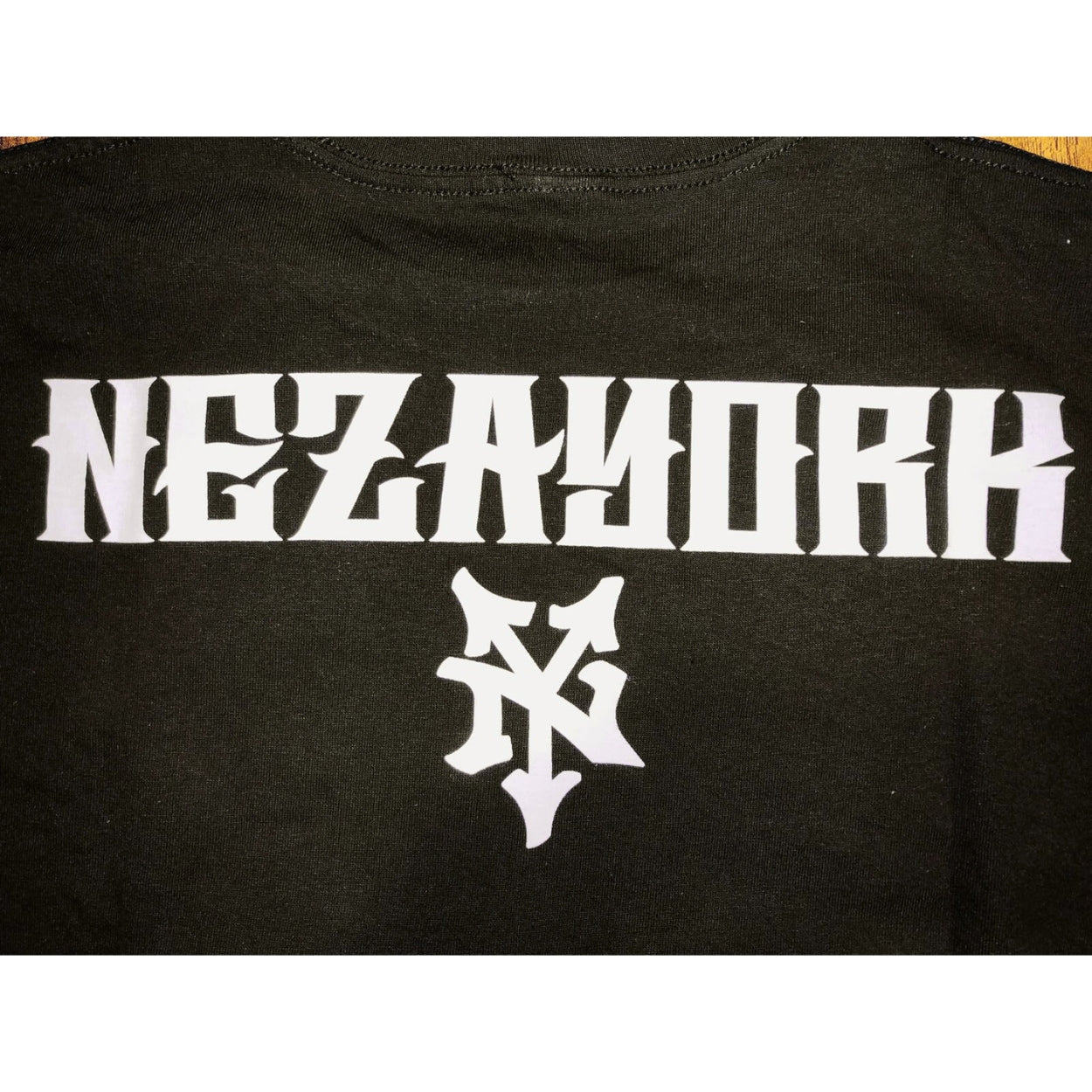 PLAYERA SS NEGRA NEZA YORK PREMIUM