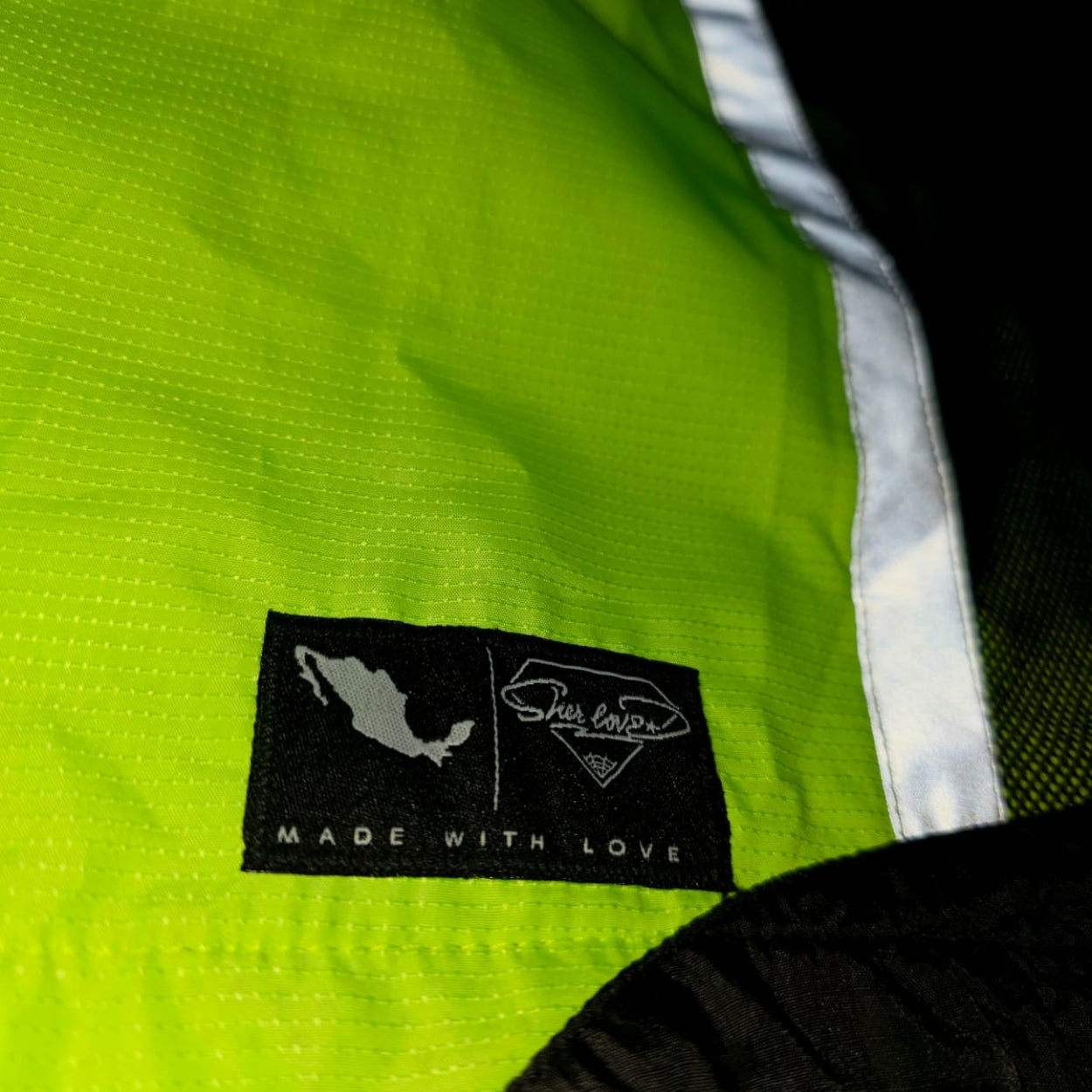 BERMUDA YONER SHERLOVE VERDE NEON