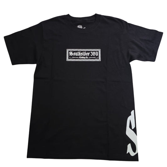 PLAYERA BASICA SS NEGRA RECTANGULO EN EL PECHO
