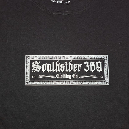 PLAYERA BASICA SS NEGRA RECTANGULO EN EL PECHO