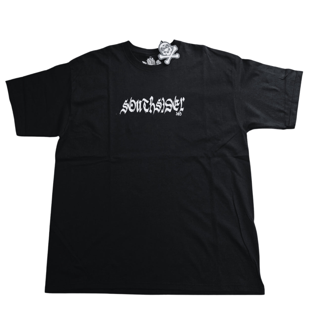 PLAYERA BASICA SS NEGRA LOGO EN EL PECHO