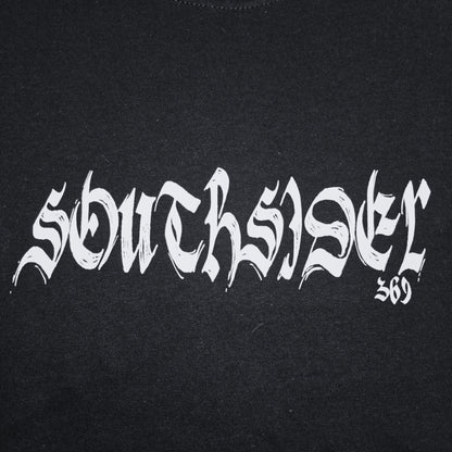 PLAYERA BASICA SS NEGRA LOGO EN EL PECHO