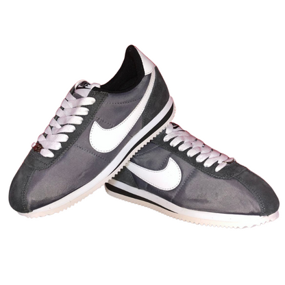 TENIS NIKE CORTEZ GRISES CON BLANCO