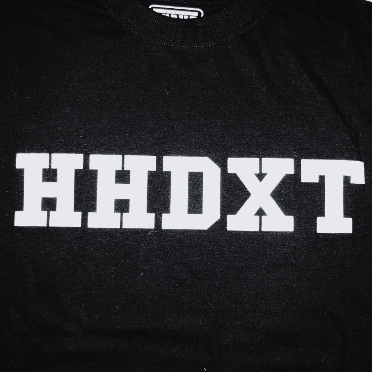 PLAYERA ALEMAN NEGRA H EN LA ESPALDA