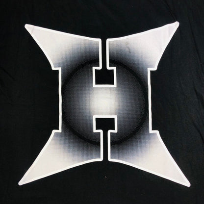 PLAYERA ALEMAN NEGRA H EN LA ESPALDA