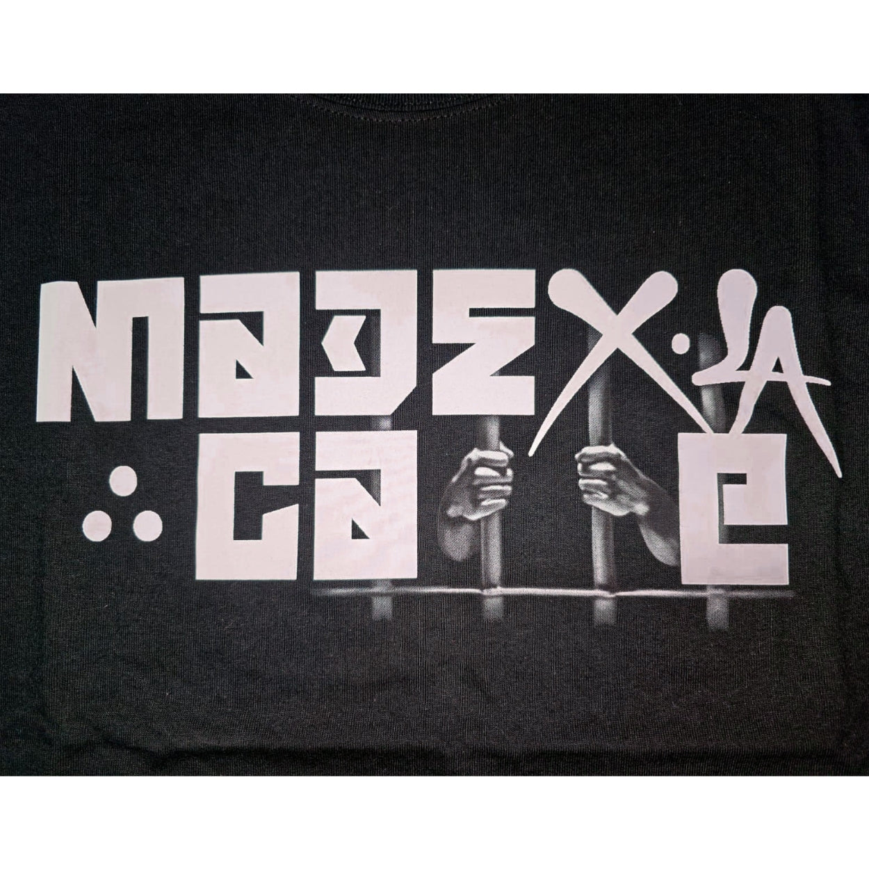 PLAYERA YONER NEGRA MADE BARRAS