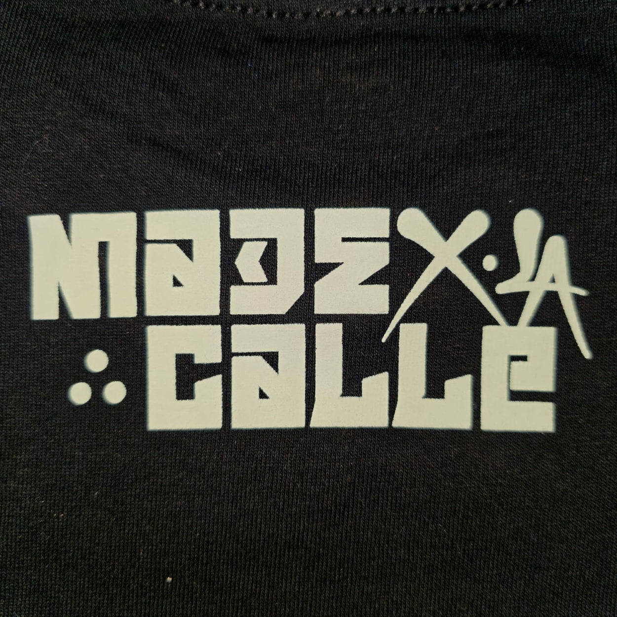 PLAYERA YONER NEGRA MADE BARRAS