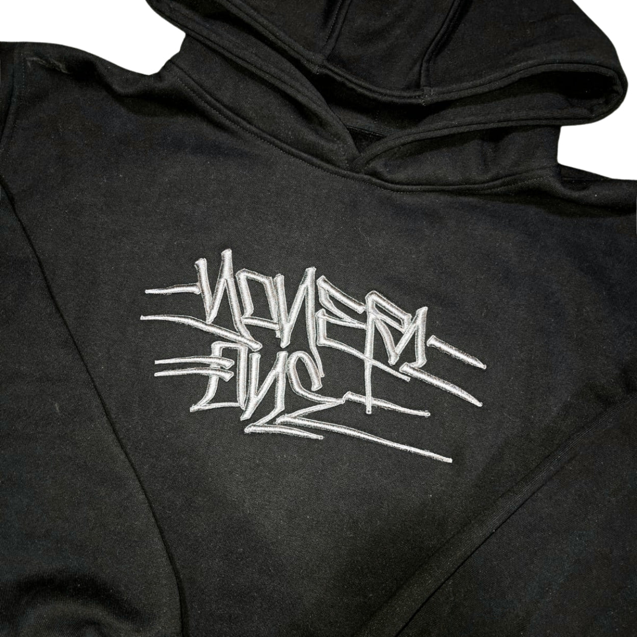 HOODIE YONER NEGRA LETRAS GRIS