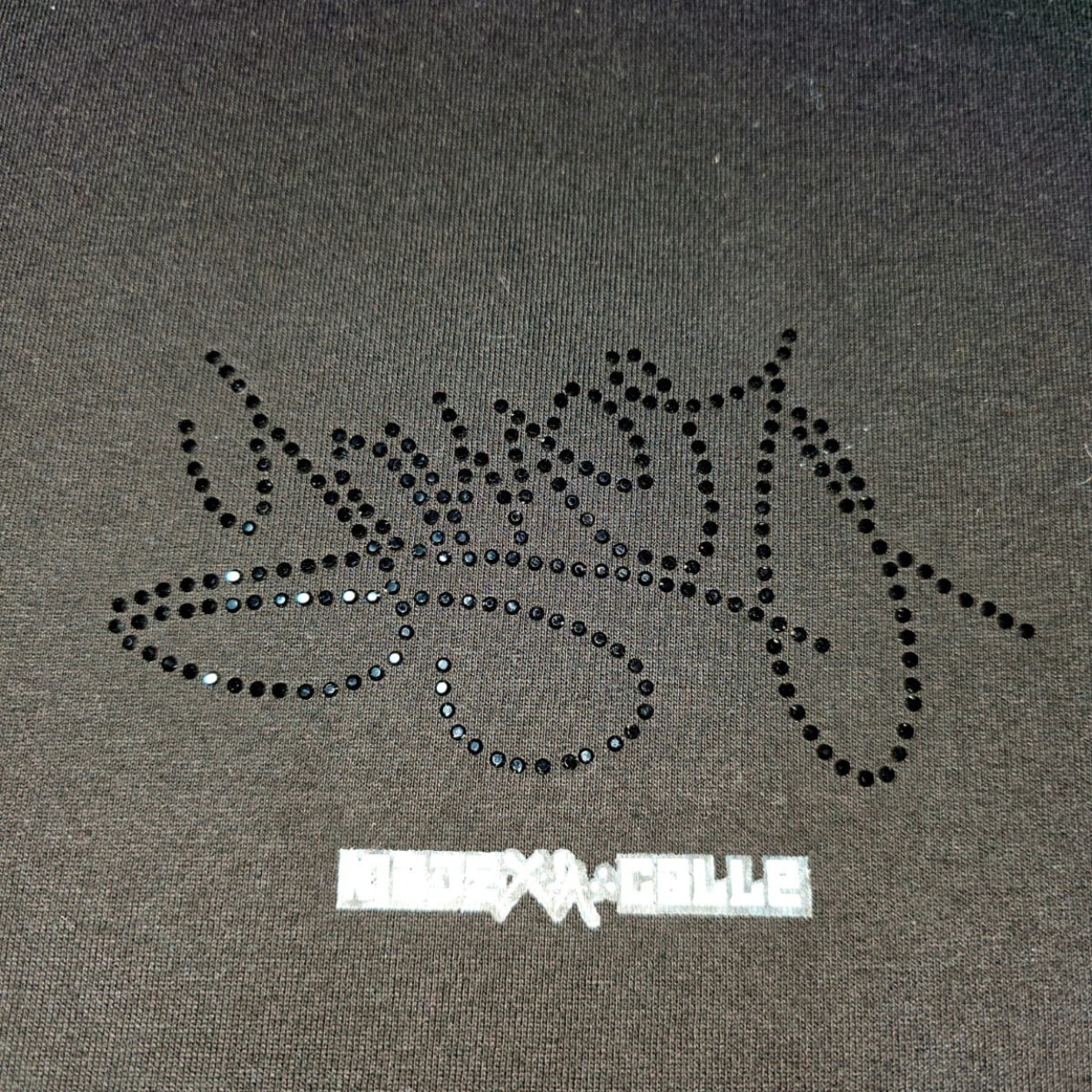 PLAYERA YONER NEGRA VIRGEN BRILLOS